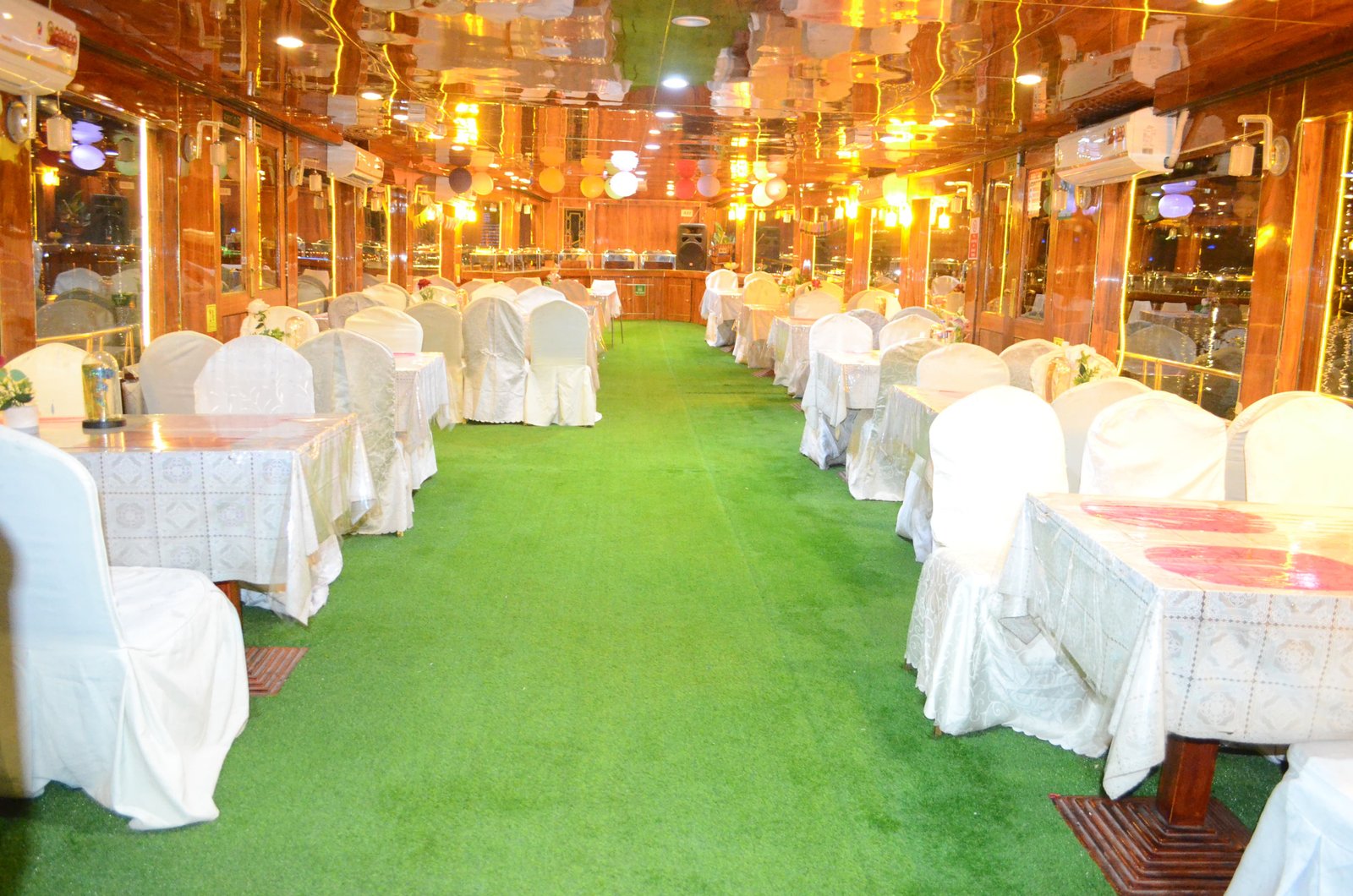 Dhow Cruise Creek Dinner in Dubai