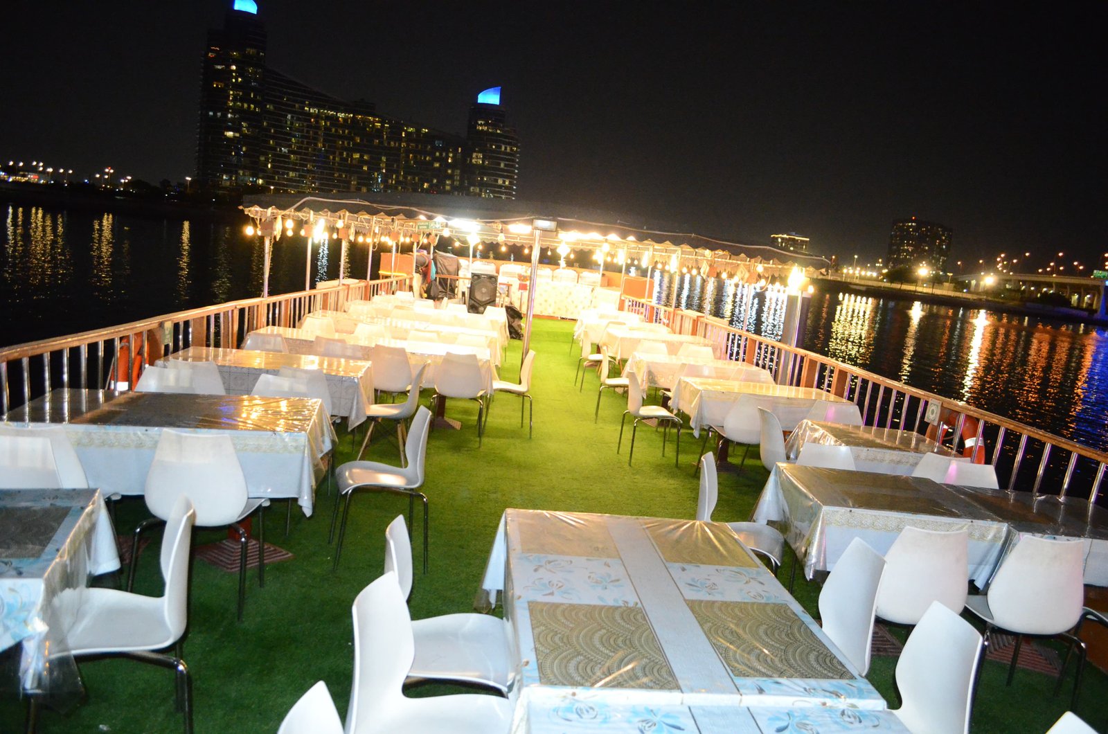 Dhow Cruise Creek Dinner in Dubai