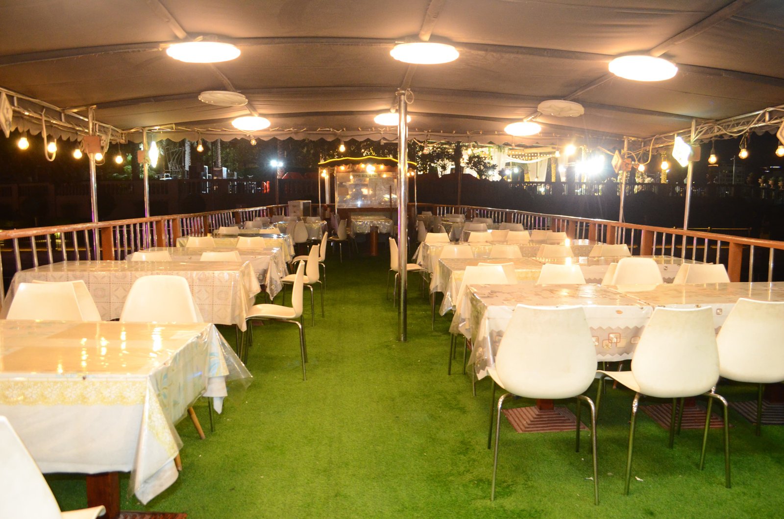 Dhow Cruise Creek Dinner in Dubai