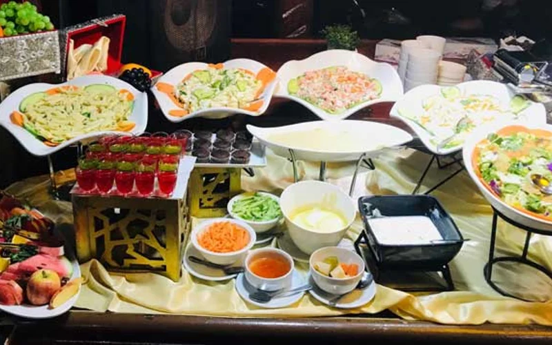 Wooden Dhow Cruise Dubai Deira Creek